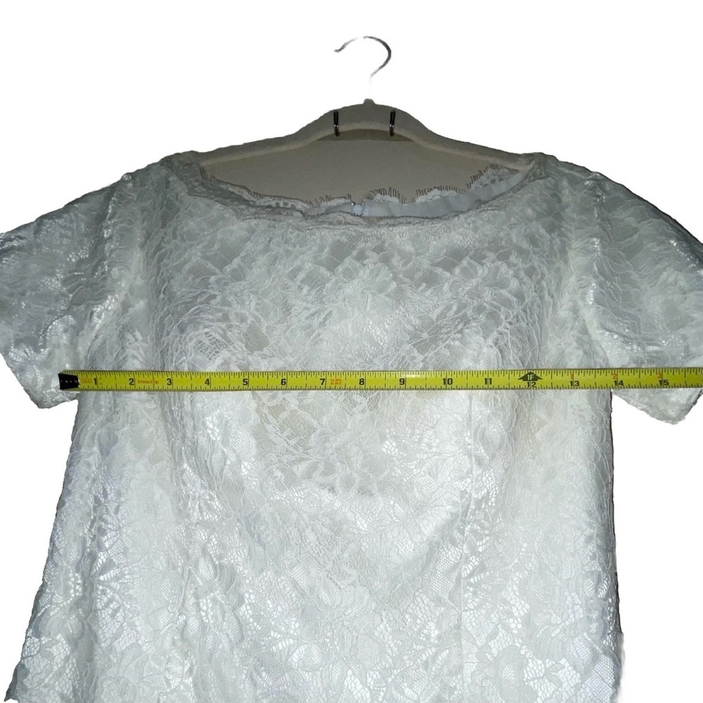 Elegant White Lace Dress - Picture 5 of 9